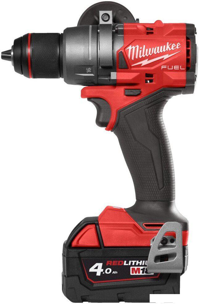 Дрель-шуруповерт Milwaukee M18 FDD3-402C 4933492472 (с 2-мя АКБ, кейс)