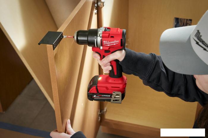 Дрель-шуруповерт Milwaukee M18 M18BLDDRC-402C 4933492834 (с 2-мя АКБ 4 Ач, кейс)