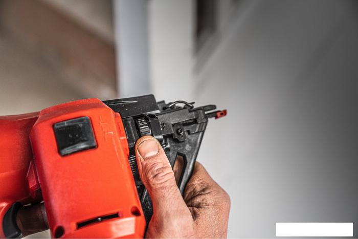 Гвоздезабиватель Milwaukee M18 FN15GA-0X Fuel 4933478091 (без АКБ, кейс)