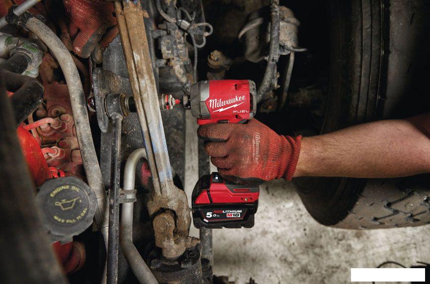 Винтоверт Milwaukee M18 FUEL M18FID3-0X 4933479864 (без АКБ, кейс)