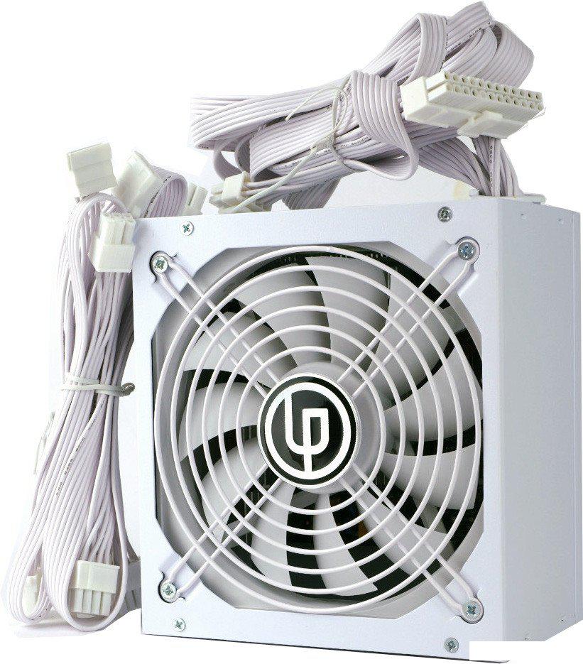 Блок питания Ginzzu MC700 (белый)