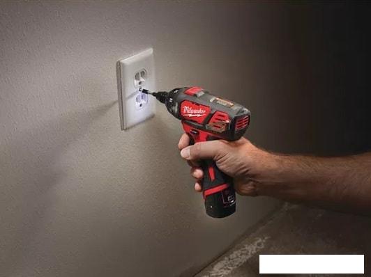 Винтоверт Milwaukee M12 BSD-0 4933447135 (без АКБ)