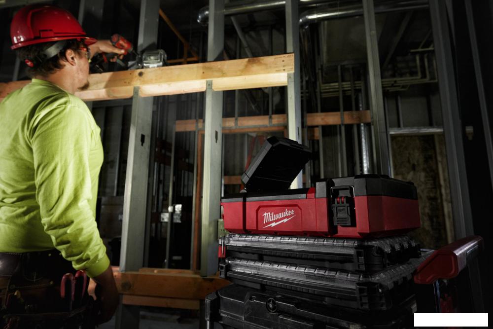 Фонарь Milwaukee M12 POAL-0 PACKOUT 4933480473
