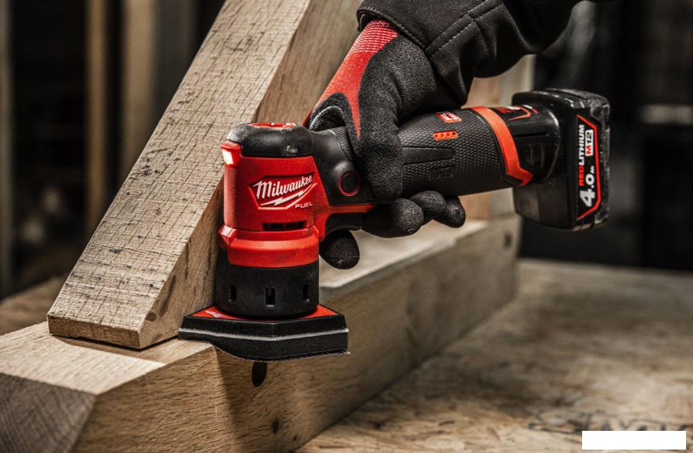 Дельташлифмашина Milwaukee M12FDSS-422X 4933479681 (с 2-мя АКБ 2 Ач, 4 Ач)