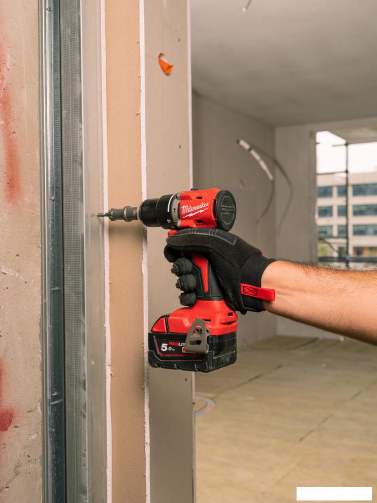Ударная дрель-шуруповерт Milwaukee M18 BLPDRC-402C 4933492824 (с 2-мя АКБ 4 Ач, кейс)