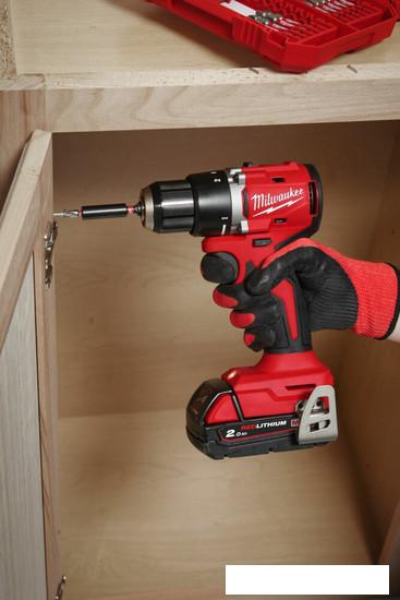 Дрель-шуруповерт Milwaukee M18 M18BLDDRC-402C 4933492834 (с 2-мя АКБ 4 Ач, кейс)