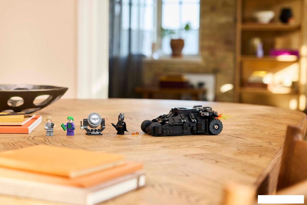 Конструктор LEGO Batman 76303 Бэтмен на Тумблере против Двуликого и Джокера
