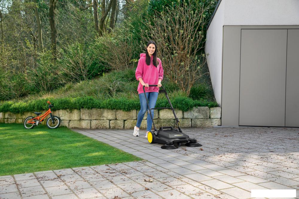 Подметальная машина Karcher S 4 Twin Plus 1.766-363.0
