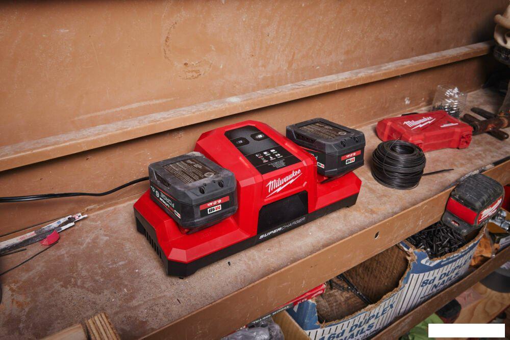 Зарядное устройство Milwaukee M18 M18DBSC 4932492531 (18В)