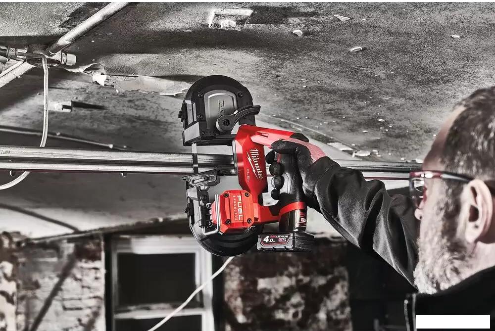Ленточная пила Milwaukee Fuel M12 FBS64-402C 4933478441 (с 2-мя АКБ, кейс)