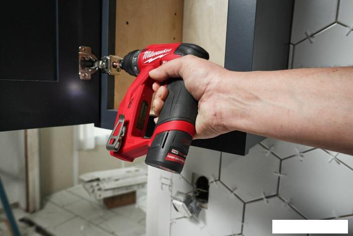 Аккумулятор Milwaukee M12 M12HB2.5 4932480164 (12В/2.5 Ач)
