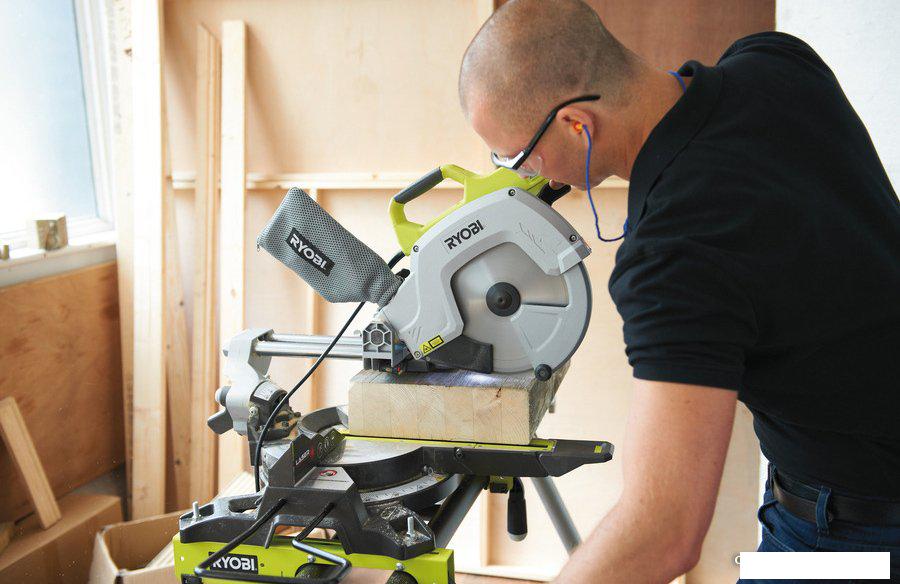 Торцовочная пила Ryobi EMS254L