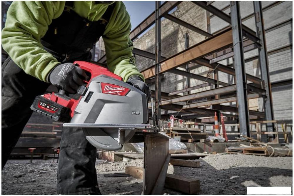 Дисковая (циркулярная) пила Milwaukee Fuel M18 FMCS66-0C 4933472110 (без АКБ, кейс)