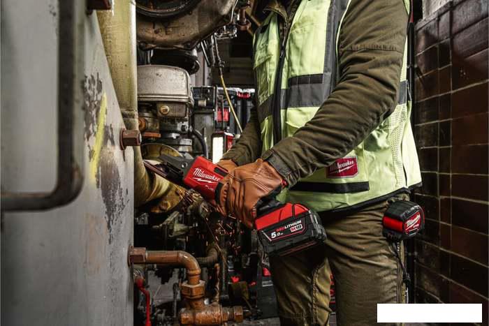 Угловая шлифмашина Milwaukee M18 Fuel FSAGF125XB-0X 4933478438 (без АКБ, кейс)