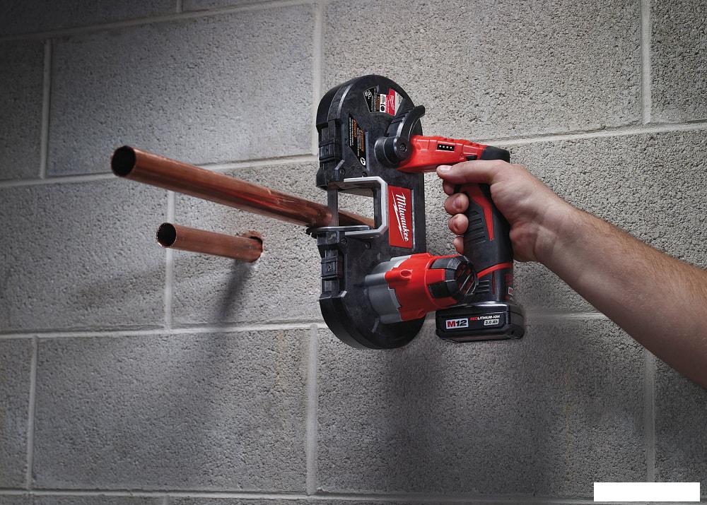 Ленточная пила Milwaukee M12 BS-0 4933431310 (без АКБ)