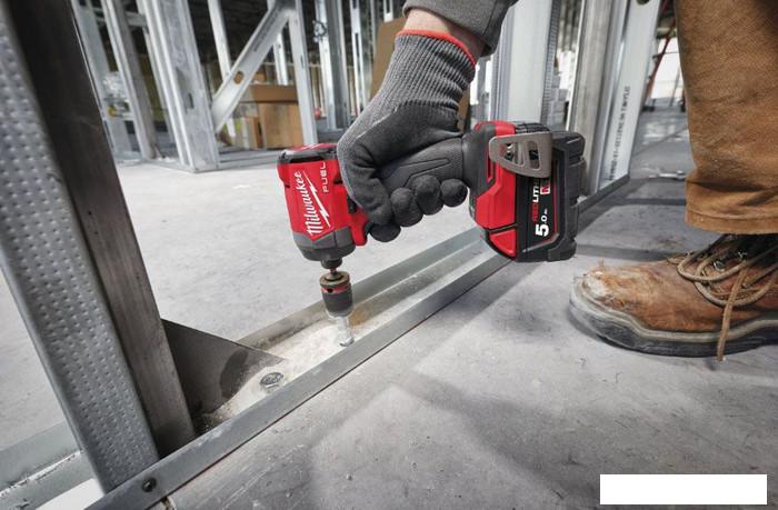 Винтоверт Milwaukee M18 FUEL M18FID3-0X 4933479864 (без АКБ, кейс)