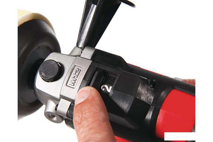 Полировальная машина Milwaukee M12 BPS-421X 4933447799 (с 2-мя АКБ, кейс)