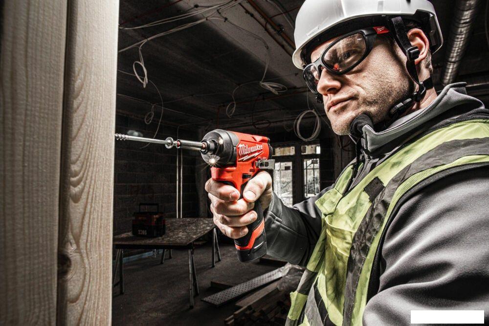 Аккумулятор Milwaukee M12 M12HB2.5 4932480164 (12В/2.5 Ач)