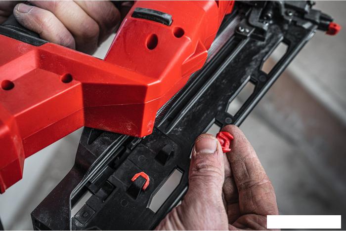 Гвоздезабиватель Milwaukee M18 FN15GA-0X Fuel 4933478091 (без АКБ, кейс)