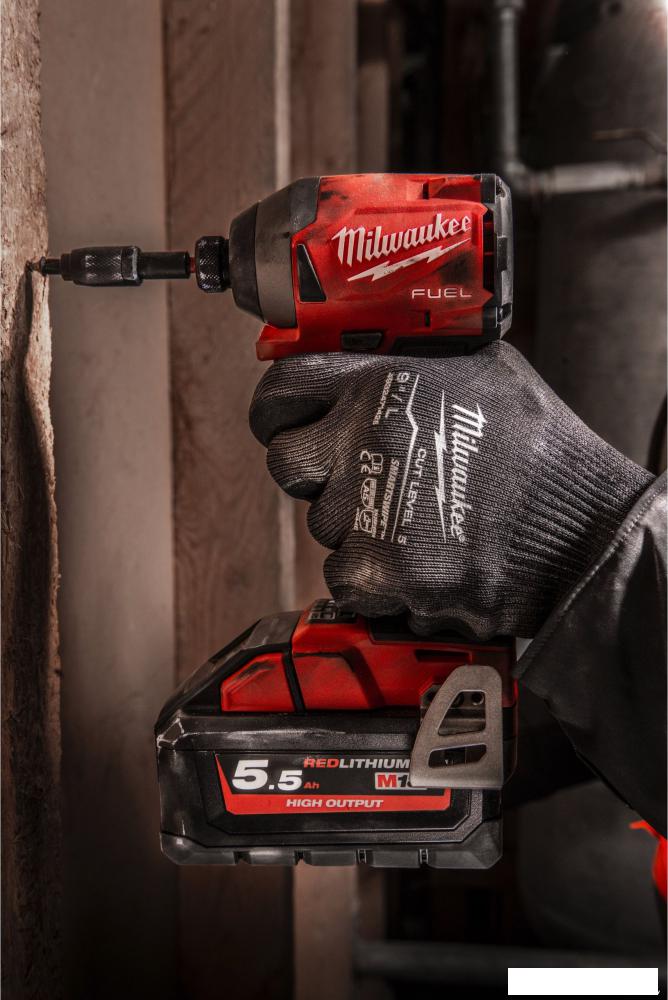 Нитриловые перчатки Milwaukee Cut level 5/E 9/L 4932471425