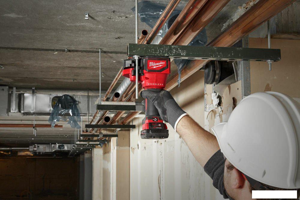 Инструмент для нарезания/восстановления резьбы Milwaukee M18 M18BLTRC-522X 4933471151 (с 2-мя АКБ 2 Ач + 5 Ач, кейс)