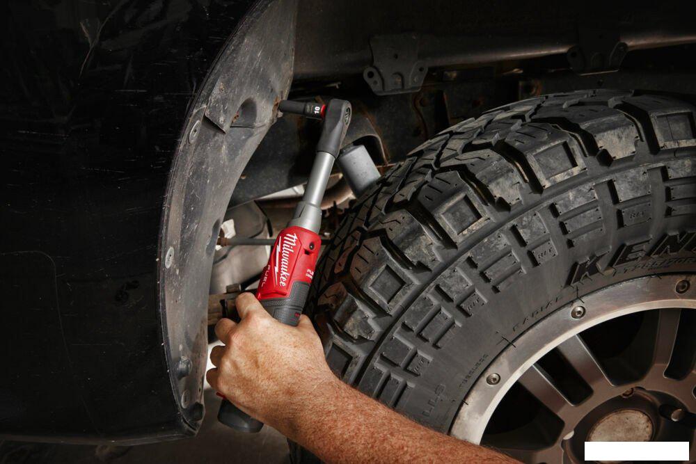 Трещотка Milwaukee M12 FUEL M12FHIR38LR-0 4933480791 (без АКБ)