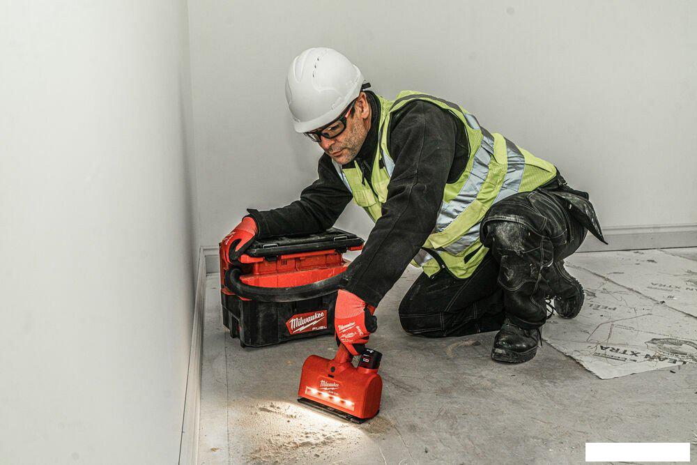 Насадка для ковра Milwaukee M12 AIR-TIP M12AUN-0 4932479461 (без АКБ)