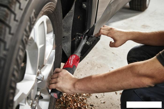Трещотка Milwaukee M12 FUEL M12FHIR14LR-0 4933480790 (без АКБ)