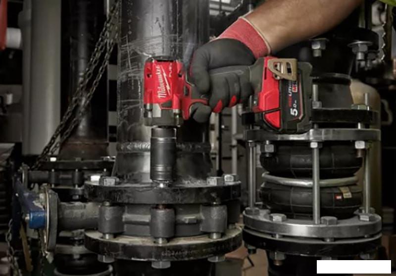 Гайковерт Milwaukee M18 FIW2P12-502X 4933478447 (с 2-мя АКБ, кейс)