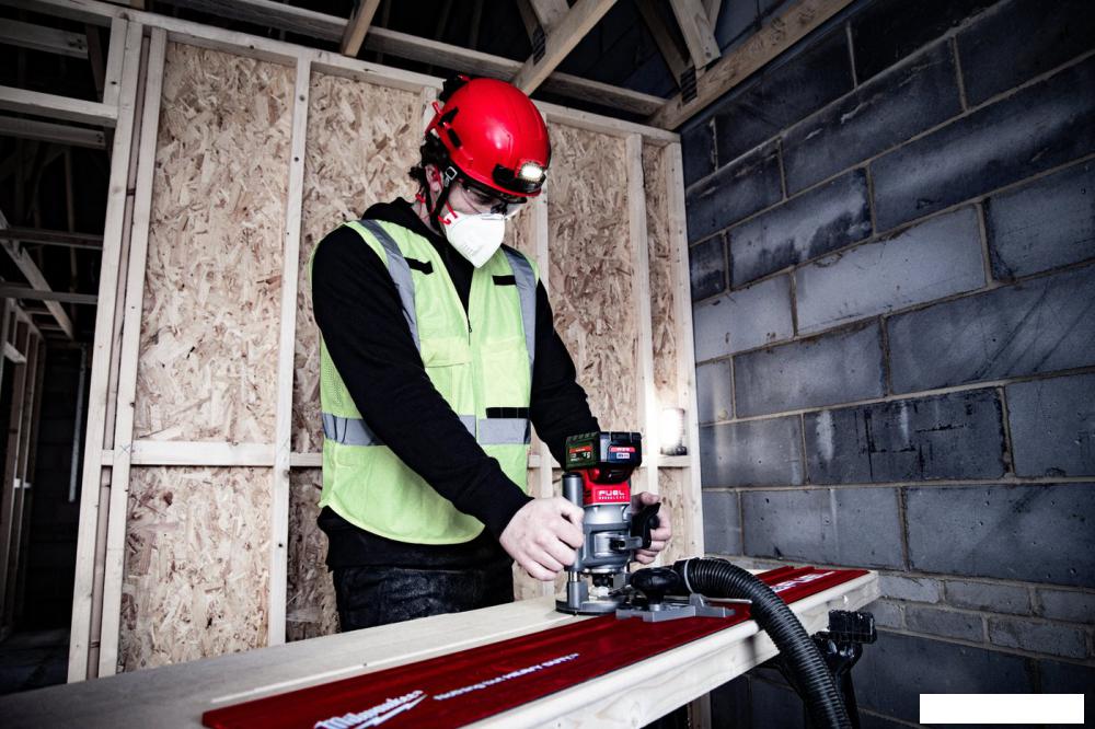 Вертикальный фрезер Milwaukee M18 FR12-0X 4933493304 (без АКБ)