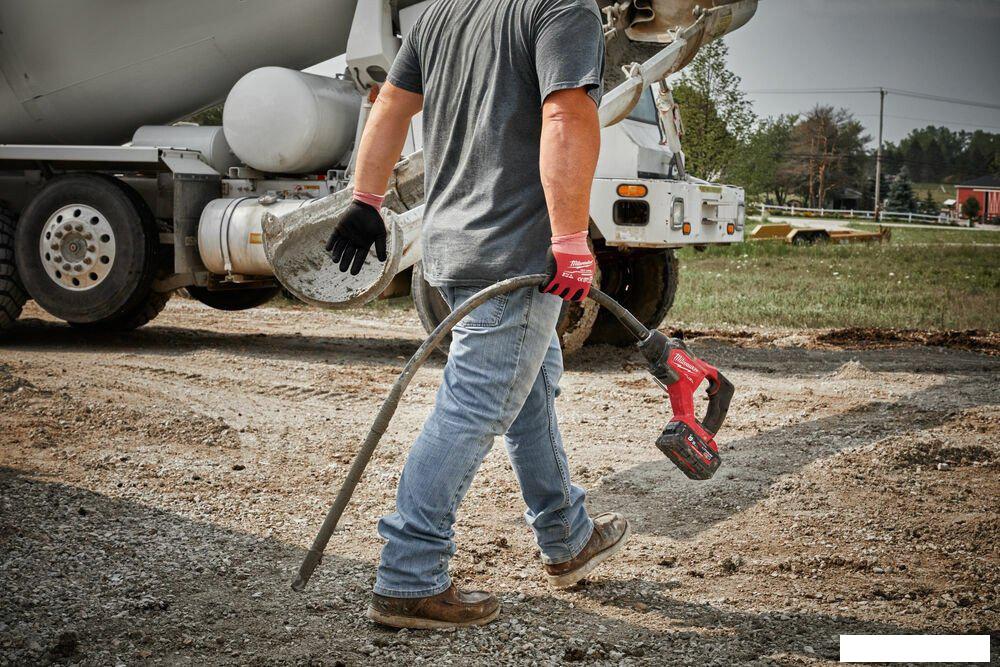 Вибратор глубинный Milwaukee M18 FUEL M18FCVN12-551 4933479597 (с 1-им АКБ)