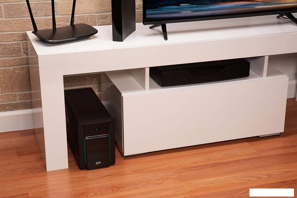 Источник бесперебойного питания APC Easy UPS BVX 1600VA BVX1600LI-GR