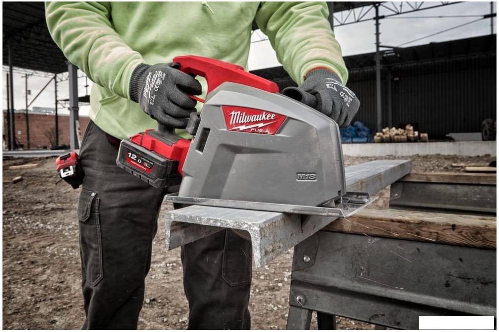 Дисковая (циркулярная) пила Milwaukee Fuel M18 FMCS66-0C 4933472110 (без АКБ, кейс)