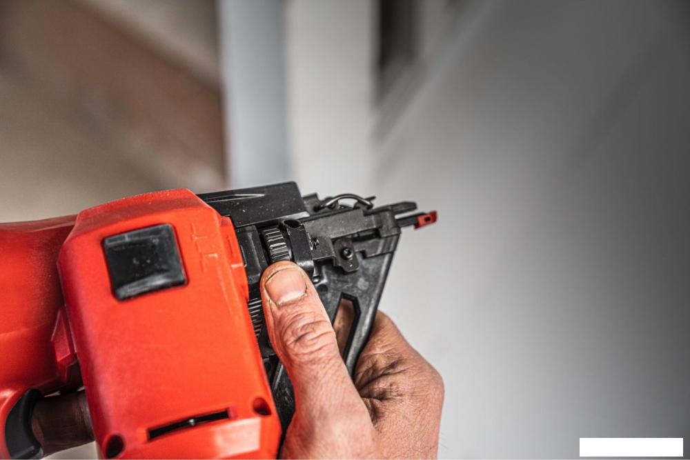 Milwaukee M18 FN16GA-202X Fuel 4933478092 (с 2-мя АКБ, кейс)