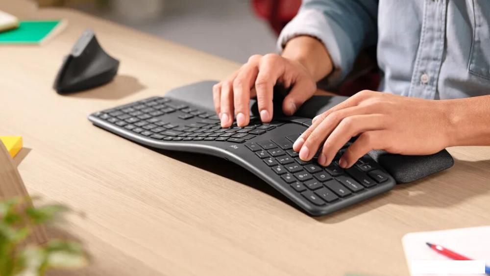 Клавиатура Logitech ERGO K860 920-010359 (черный)