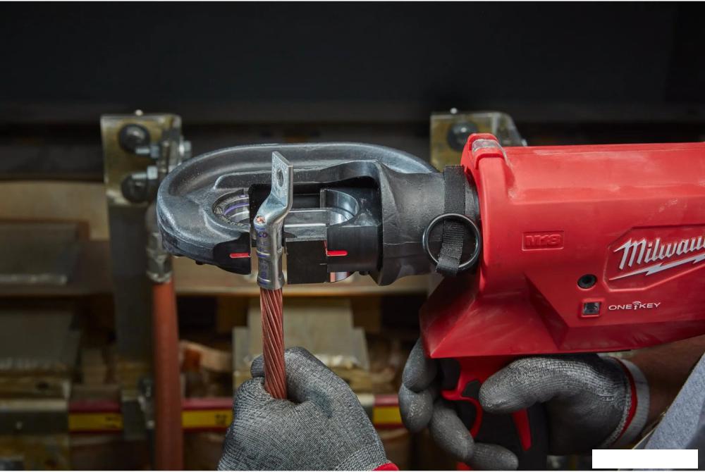 Кримпер Milwaukee M18 HCCT109/42-522C 4933459273 (с 2-мя АКБ, кейс)