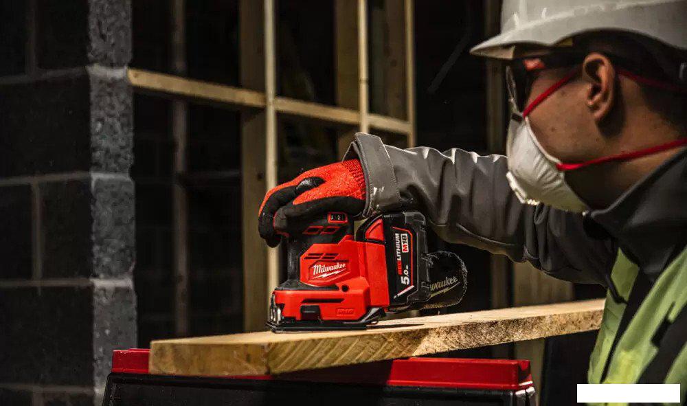 Виброшлифмашина Milwaukee M18 BQSS-502B 4933479967 (с 2-мя АКБ, сумка)