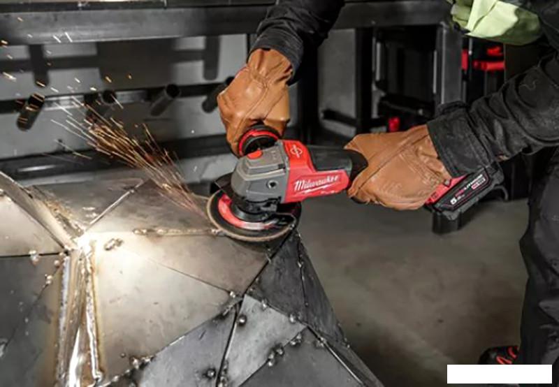 Угловая шлифмашина Milwaukee M18 ONEFSAG 125XPDB-502X Fuel 4933478435 (с 2-мя АКБ)