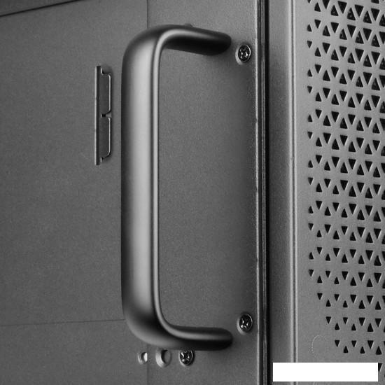 Корпуса SilverStone RM44