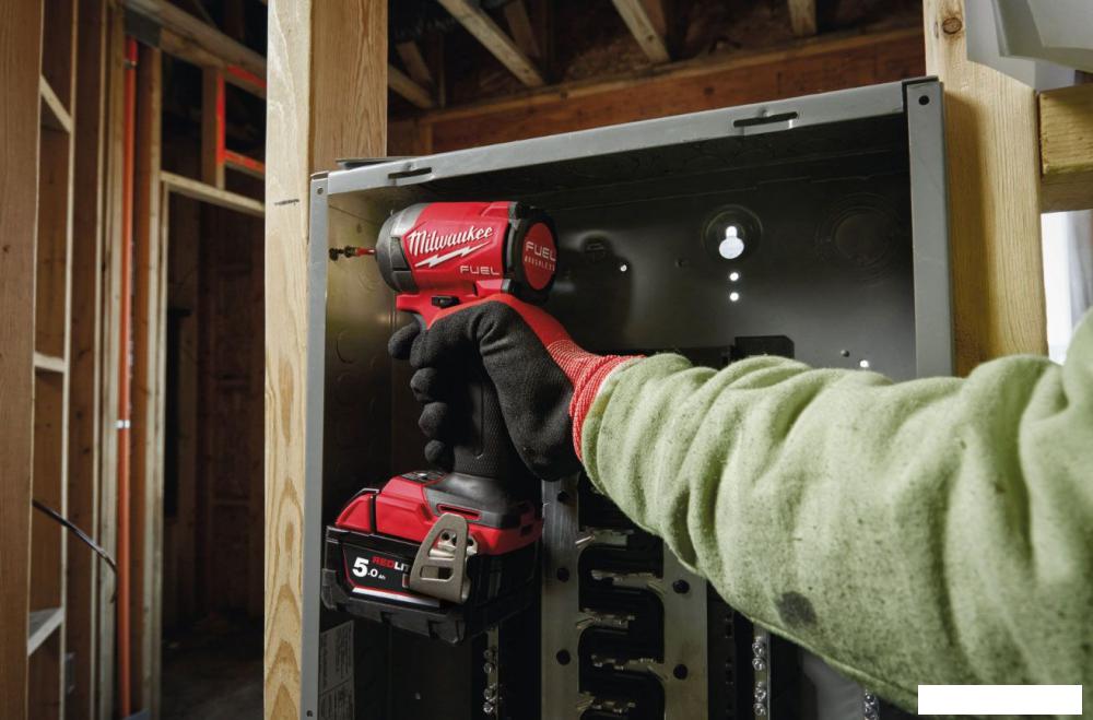 Винтоверт Milwaukee M18 FUEL M18FID3-0X 4933479864 (без АКБ, кейс)