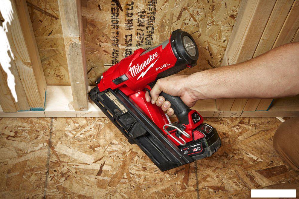Milwaukee M18 FFN-502C 4933471404 (с 2-мя АКБ)