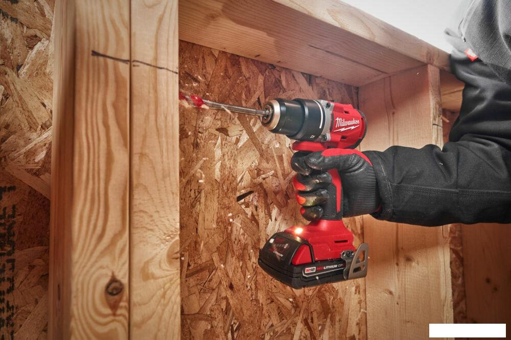 Дрель-шуруповерт Milwaukee M18 M18BLDDRC-402C 4933492834 (с 2-мя АКБ 4 Ач, кейс)