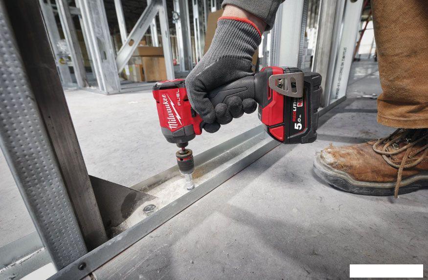 Винтоверт Milwaukee M18 FUEL M18FID3-502X 4933479865 (с 2-мя АКБ, кейс)