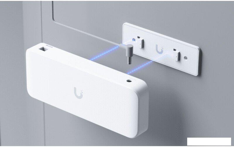 Управляемый коммутатор 2-го уровня Ubiquiti UniFi Switch Ultra 210W