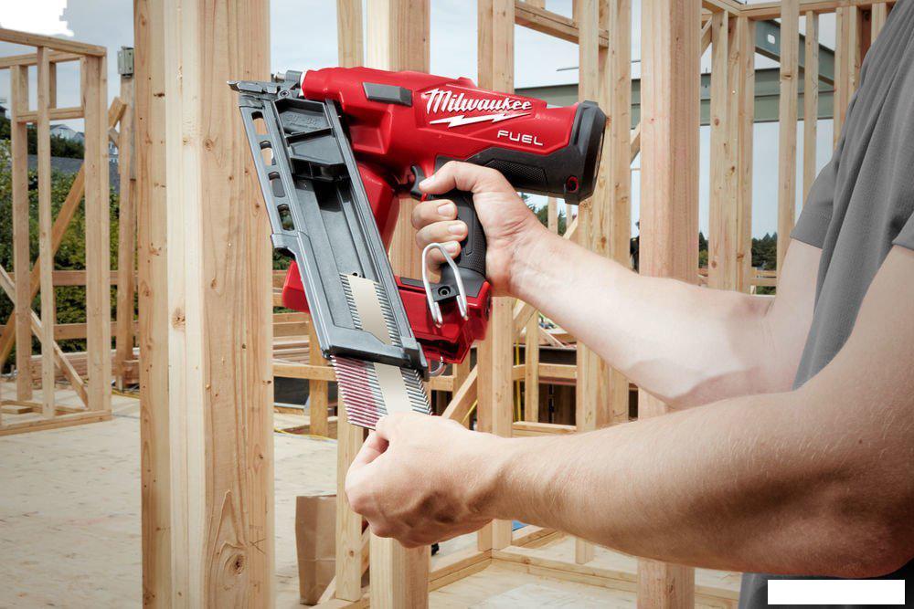 Milwaukee M18 FFN-502C 4933471404 (с 2-мя АКБ)