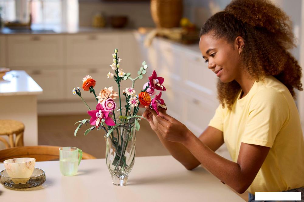 Конструктор LEGO The Botanical Collection 10342 Красивый розовый букет цветов