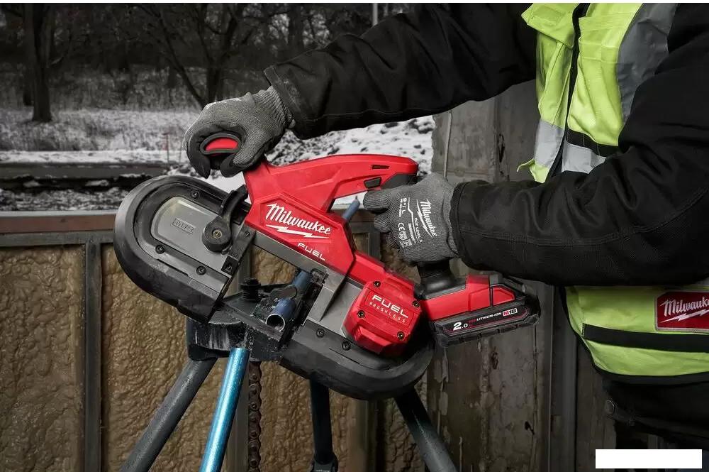 Ленточная пила Milwaukee Fuel M18 FBS85-202C 4933471497 (с 2-мя АКБ, кейс)