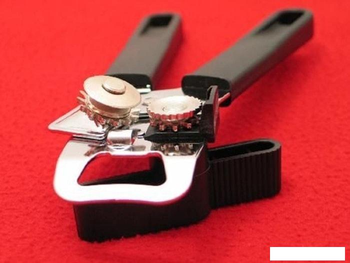 Открывалка Victorinox Utensils 7.6857.3