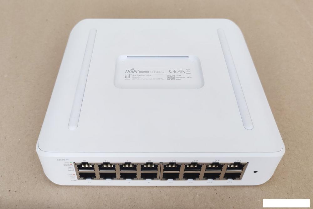 Управляемый коммутатор 2-го уровня Ubiquiti UniFi Switch Lite 16 POE