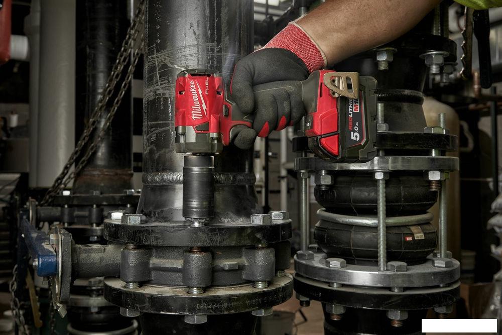 Гайковерт Milwaukee M18 FUEL M18FIW2F12-0 4933498058 (без АКБ)